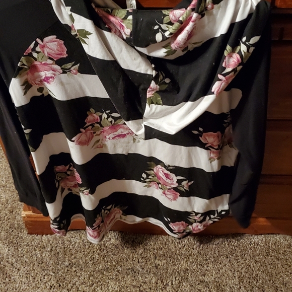 Shirt - Picture 2 of 2